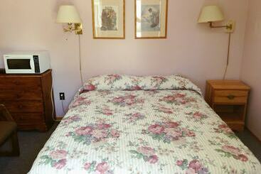 Mindemoya Motel