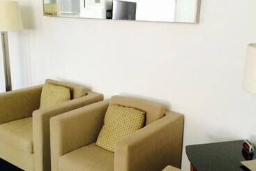 فندق على الطريق American Suites El Dorado