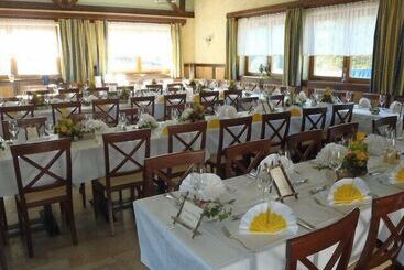 Majatalo Gasthof Zur Haltestelle