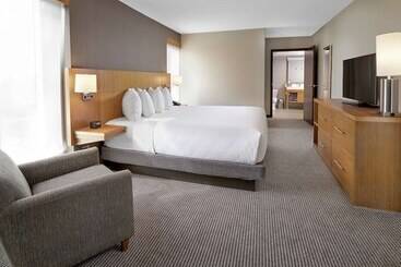 فندق Doubletree By Hilton Edmonton Downtown