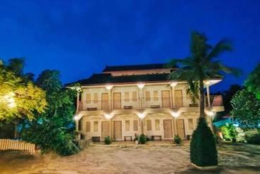 בית מלון כפרי Pasathai Resort