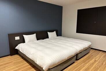 בית מלון כפרי Reftel Osaka Itami Airport