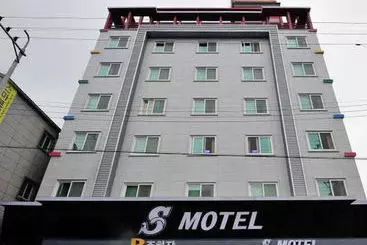 S Motel