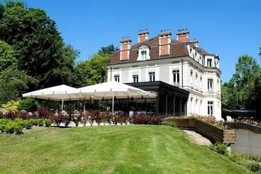 ホテル Château De La Dame Blanche   Logis