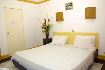 Estaca Bay Gardens Conference Resort