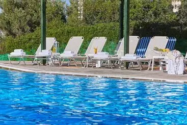 Everest Apartments And Suites