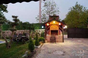 Naturel Stone Villaları