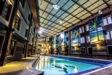 Crown Victoria Hotel Tulungagung