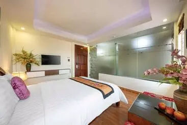 Viet Village Hotel & Travel