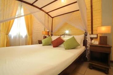 בית מלון כפרי Lake Serenity Resort & Spa