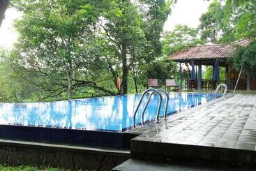 בית מלון כפרי Lake Serenity Resort & Spa