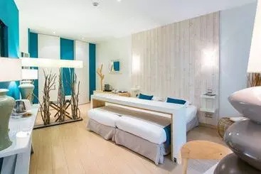 Hotell Le Pré Aux Clercs