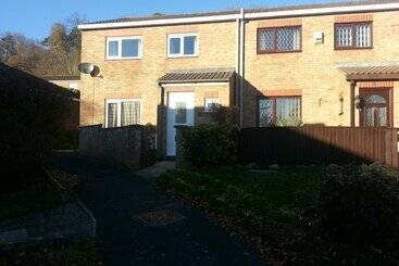 Residens Immaculate 3 Bed House In Bristol With Fast Wifi