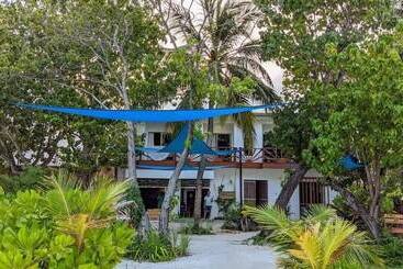 Pensió Maamadi Boutique