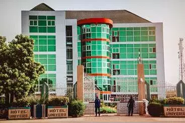 Hotelli Univers 3 Aeroport Luxe