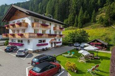 هتل Garni Lanzinger