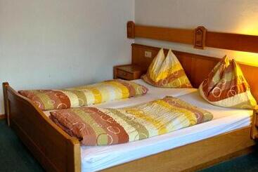 بنسيون Gasthof Gosausee