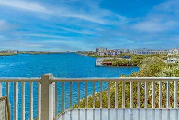 Отель Captain S Cove #207