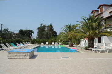 Отель Captains Studios & Apartments