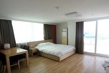 Hotel Kumho Tongyeong Marina Resort