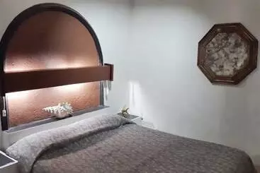 Hotelli Solimar Inn Suites