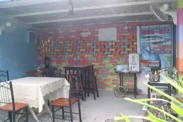 فندق على الطريق The Box Chalet