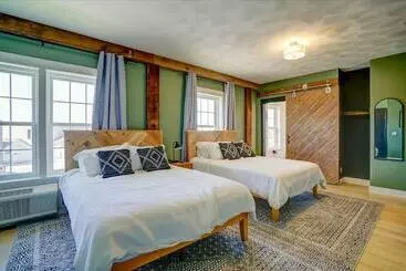 ユースホステル 203   Double Queen