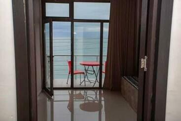 تختخواب و صبحانه White Kobuleti