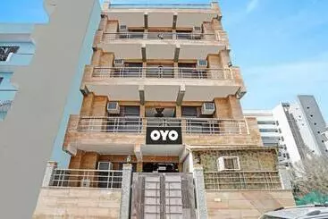 Hotel Oyo Flagship 81187  Noida Suit