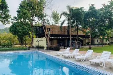 Hotelli ปานีวิลล์ รีสอร์ต