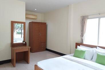 Otel ปานีวิลล์ รีสอร์ต