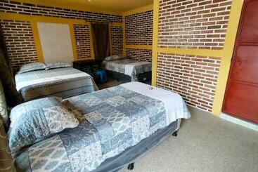 Hotell Hospedaje Casa Escondida