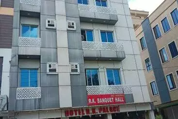 Hotel R K Palace