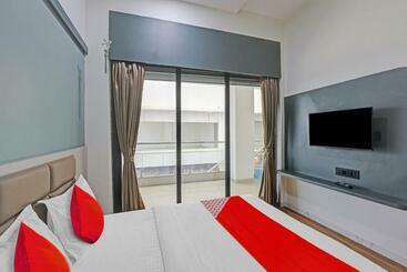 Hotel Oyo Flagship 81107  Galaxy