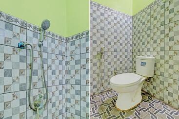 هتل Oyo 92467 Cahyo Kost 1