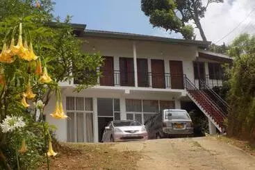 ペンション Kadalla Cottage