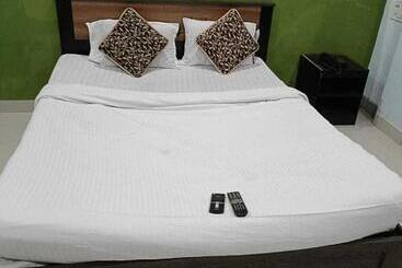 Hotell Spot On 81072 The Golden Key