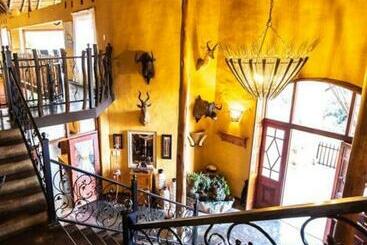 בית מלון כפרי Ndlovu Lodge