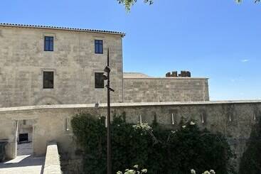 هتل Hôtel La Prison