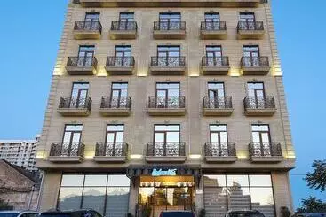 هتل Boulevard Side