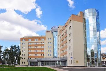 בית מלון כפרי Open City