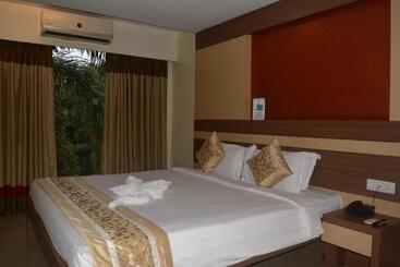 هتل Turtle Beach Resort Morjim