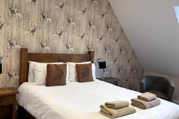 ペンション The White Hart Inn