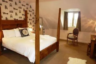 ペンション The White Hart Inn