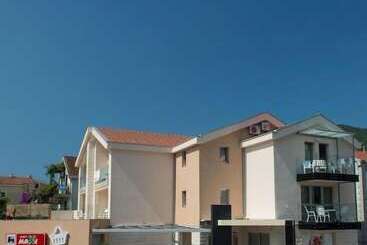 هتل آپارتمان Vila Centar