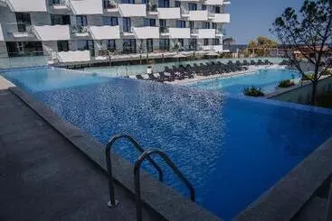 Alezzi Infinity Aparthotel & Spa