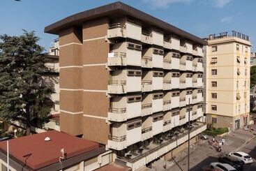 هتل Re Dama Hostel