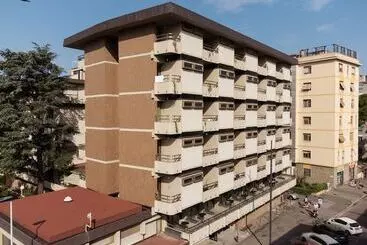 هتل Re Dama Hostel