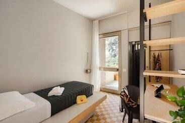 هتل Re Dama Hostel