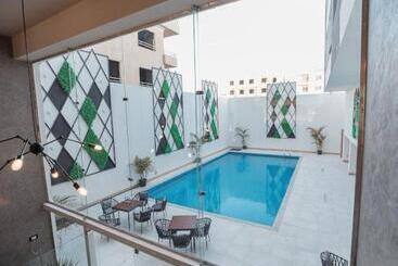 هتل آپارتمان Tk Suites